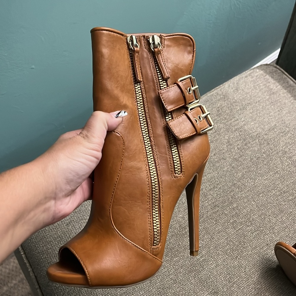 Brand NEW open toe stiletto heels with zippers